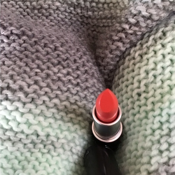 MAC Matte Lipstick Tropic Tonic - Picture 4 of 4